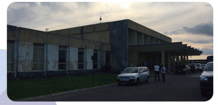 基桑加尼機(jī)場因屋面增加水箱、墻面增加幕墻等建筑物功能提升改造而增加荷載，對原有建筑質(zhì)量進(jìn)行檢測鑒定